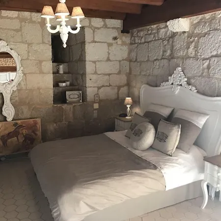 Chateau De Διαμέρισμα Bouniagues